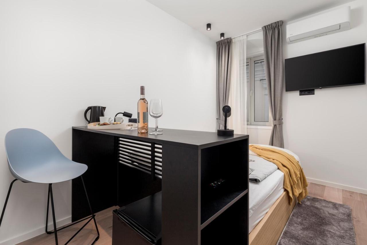 Deluxe Apartments & Rooms "In The Center" Ριέκα Εξωτερικό φωτογραφία